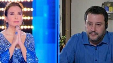 Coronavirus, Salvini prega con la D’Urso: “Recito il rosario ogni sera”. VIDEO