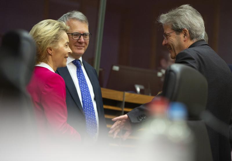 Ue, i mercati sentono aria di litigio. Lo stallo fa salire il rischio spread Ue, i mercati sentono aria di litigio. Lo stallo fa salire il rischio spread