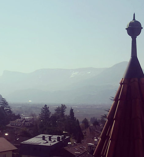 Coronavirus, iniziativa da Merano: ammiriamo la città dalle finestre di casa Coronavirus, iniziativa da Merano: ammiriamo la città dalle finestre di casa