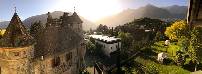 Coronavirus, iniziativa da Merano: ammiriamo la città dalle finestre di casa Coronavirus, iniziativa da Merano: ammiriamo la città dalle finestre di casa