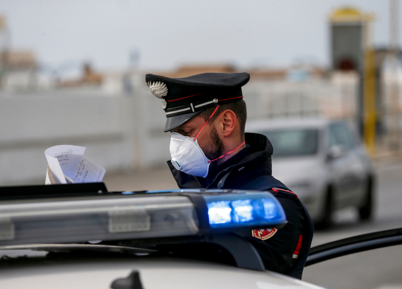 Coronavirus, 48enne evade dai domiciliari per una passeggiata: nuovo arresto Coronavirus, 48enne evade dai domiciliari per una passeggiata: nuovo arresto