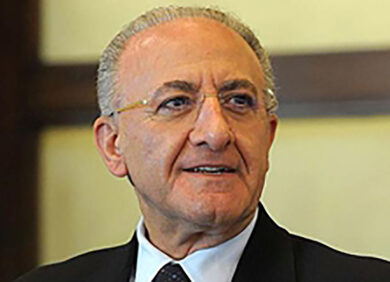 Passeggiata genitore-figlio, De Luca: “Sarebbe come dare via libera a tutti”