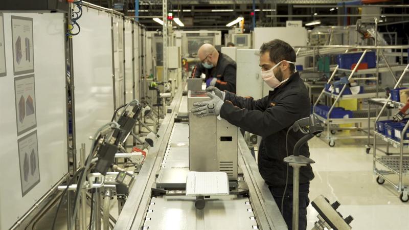Coronavirus: Seat dalla produzione di automobili ai respiratori Coronavirus: Seat dalla produzione di automobili ai respiratori