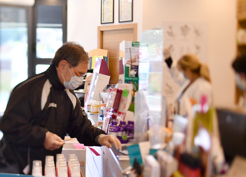 Coronavirus, a Roma il farmaco anti-malaria va a ruba: esaurite le scorte Coronavirus, a Roma il farmaco anti-malaria va a ruba: esaurite le scorte