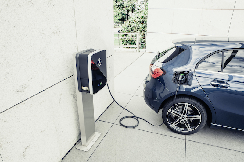 Mercedes si conferma leader nel settore elettrico tra i costruttori premium Mercedes si conferma leader nel settore elettrico tra i costruttori premium