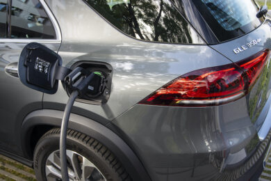 Mercedes si conferma leader nel settore elettrico tra i costruttori premium