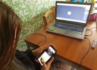 Coronavirus, connessi o no? Guida alla quarantena per i genitori