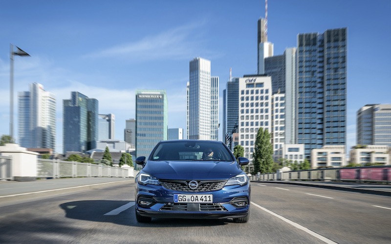 Nuova Opel Astra, leader nella sicurezza Nuova Opel Astra, leader nella sicurezza