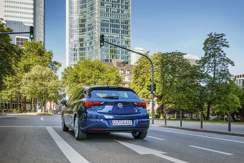 Nuova Opel Astra, leader nella sicurezza Nuova Opel Astra, leader nella sicurezza