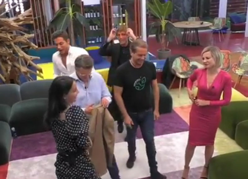 Grande Fratello Vip 2020 Antonella Elia cade e batte la testa: interviene il medico. Gf Vip 4 news