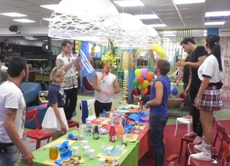 Grande Fratello Vip 2020 Antonella Elia cade e batte la testa: interviene il medico. Gf Vip 4 news