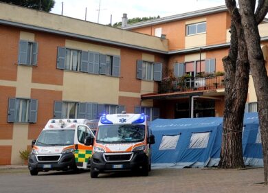 Coronavirus, Gallera: “145 pazienti trasferiti in Case di riposo”