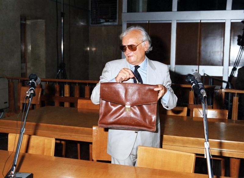 Giustizia,a Contrada 667 mila euro:”Ormai ho 88 anni, danno incalcolabile” Giustizia,a Contrada 667 mila euro:”Ormai ho 88 anni, danno incalcolabile”