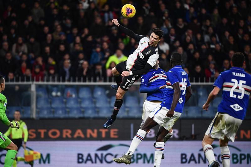 Juventus, Ronaldo lancia la sfida sugli addominali: ma Semenya lo batte…