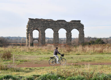 Coronavirus, a spasso al parco degli Acquedotti: era ricercato in tutta Europa