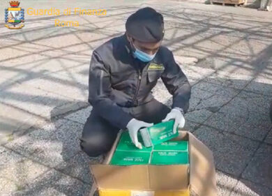 Coronavirus, mascherine mai arrivate dalla Cina: Roma, in manette Ieffi