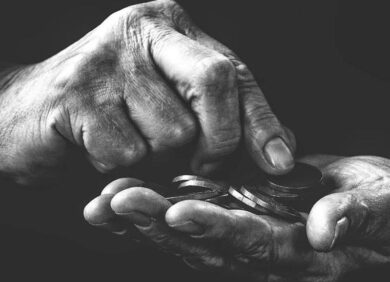 QuBì, a Milano consegnate 5000 colombe e 5000 uova alle famiglie in difficoltà