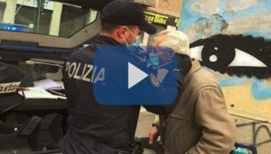 Renato Zero, video omaggio del cantante per i 168 anni della Polizia di Stato