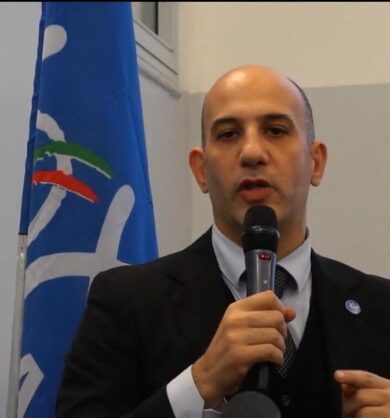 Ue, Vox Italia: “Mes pericolo mortale. Il bluff reggerà ancora due mesi”