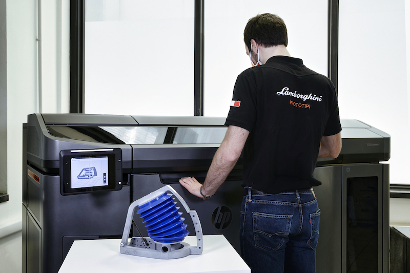 Lamborghini sostiene Siare nella realizzazione di simulatori polmonari Lamborghini sostiene Siare nella realizzazione di simulatori polmonari