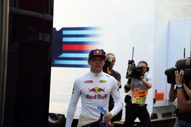 Formula 1, Verstappen correrà i GP virtuali della V8 Supercars Series