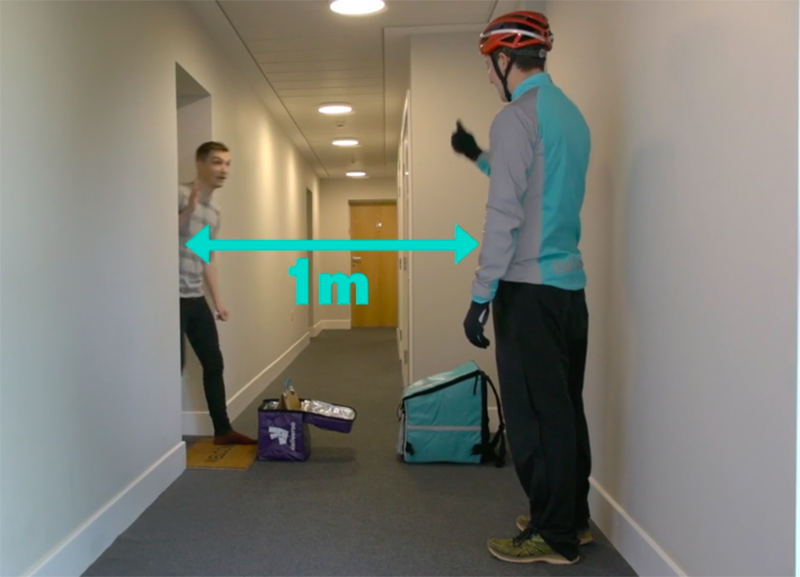 Deliveroo, con il lockdown si ordina anche dai supermercati Deliveroo, con il lockdown si ordina anche dai supermercati
