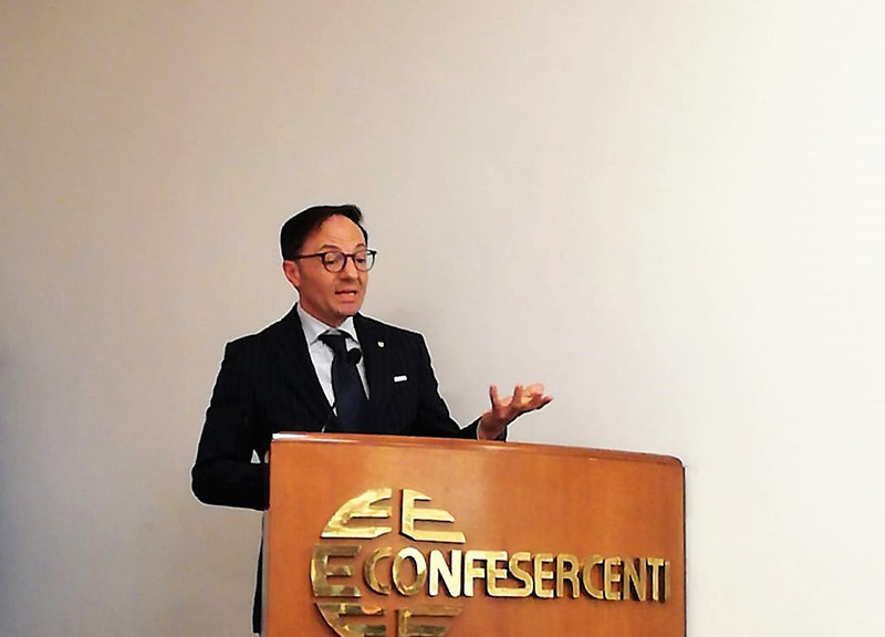 Confesercenti: attività commerciali legate al turismo escluse dai contributi Confesercenti: attività commerciali legate al turismo escluse dai contributi