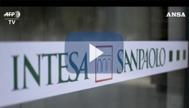 Coronavirus: Intesa Sanpaolo distribuisce 11 mila indumenti intimi ai pazienti