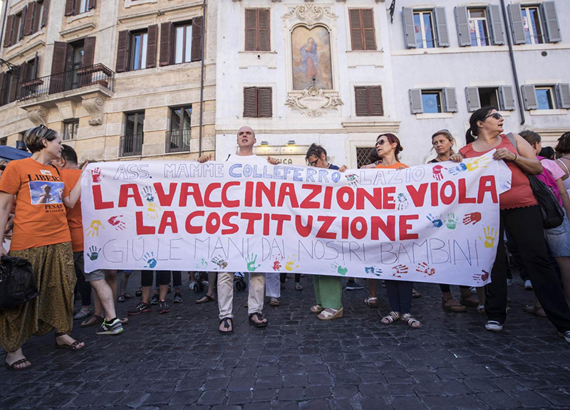 Coronavirus e vaccini obbligatori: la fake news di Zingaretti sul pneumococco Coronavirus e vaccini obbligatori: la fake news di Zingaretti sul pneumococco
