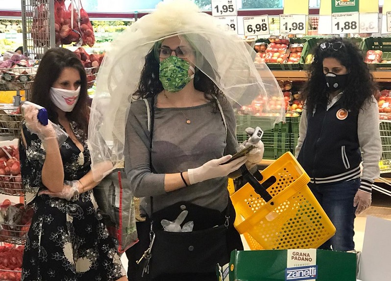 Coronavirus, addio al nubilato… al supermercato. FOTO Coronavirus, addio al nubilato… al supermercato. FOTO