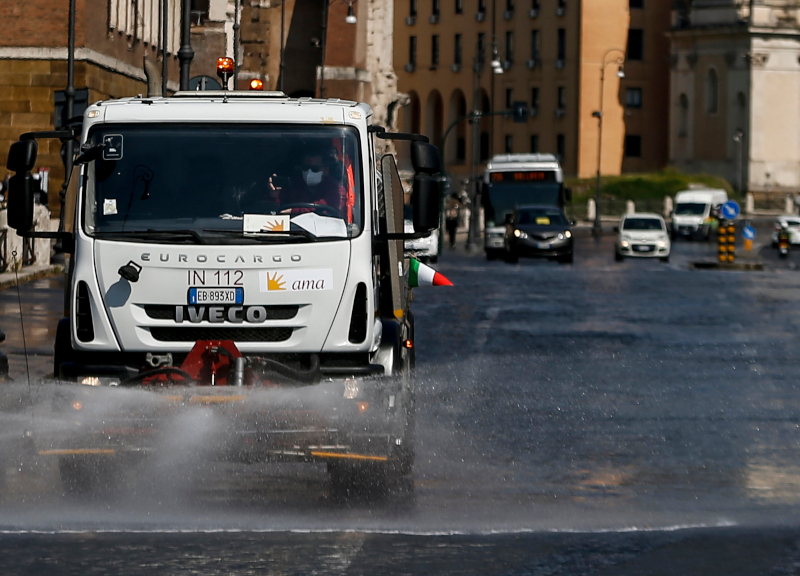 Coronavirus, senza mascherine a Roma non si può riaprire. Decalogo dei medici Coronavirus, senza mascherine a Roma non si può riaprire. Decalogo dei medici