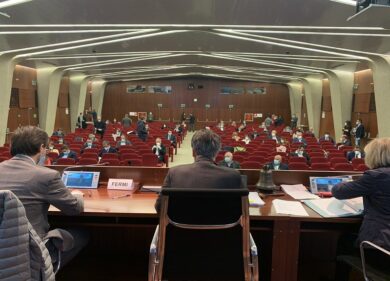 Coronavirus, il consiglio lombardo approva gli interventi per la ripartenza