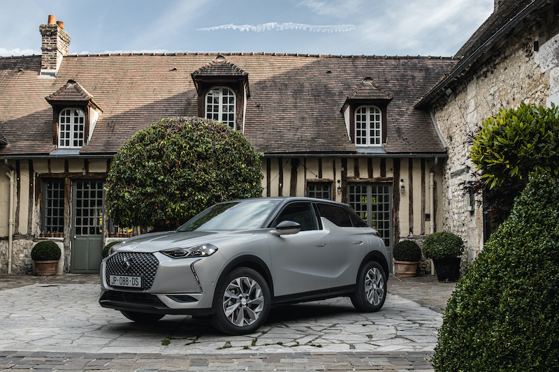 DS 3 CROSSBACK:  stile scultoreo per il SUV francese