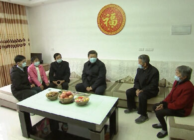 Cina, Xi Jinping nello Shaanxi: “Ridurremo la povertà nonostante il virus”