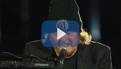 Coronavirus e Giornata della Terra, Zucchero show al Colosseo: “Canta la vita”
