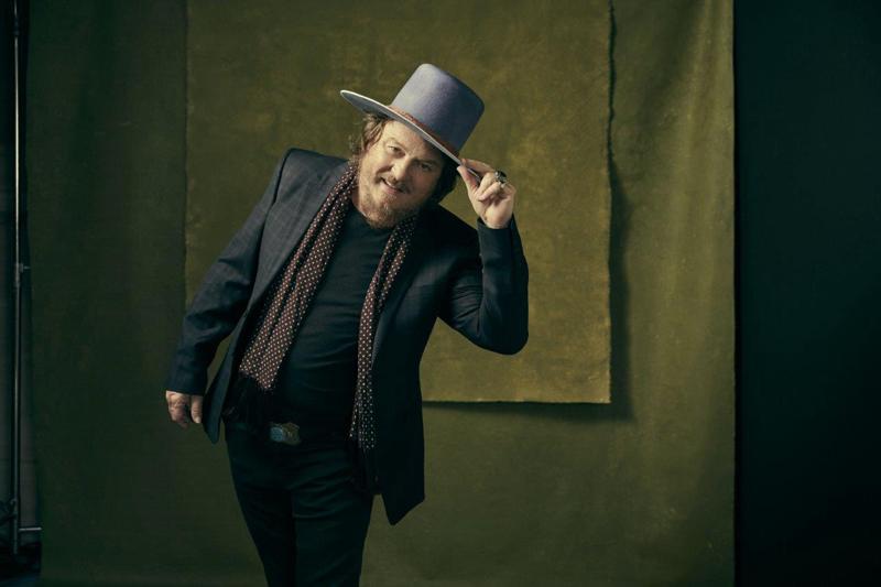 Coronavirus e Giornata della Terra, Zucchero show al Colosseo: “Canta la vita”