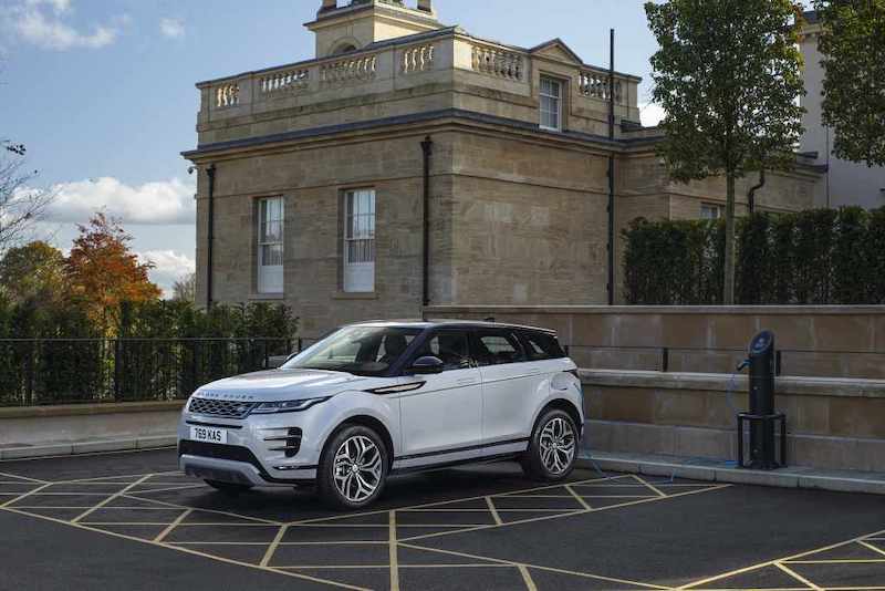 Evoque e Discovery Sport ora disponibili anche in versione ibrida Evoque e Discovery Sport ora disponibili anche in versione ibrida