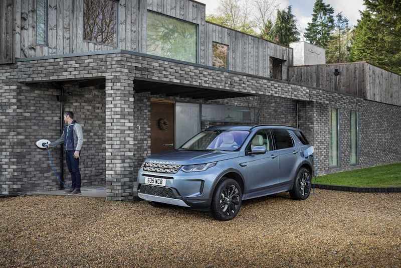 Evoque e Discovery Sport ora disponibili anche in versione ibrida Evoque e Discovery Sport ora disponibili anche in versione ibrida