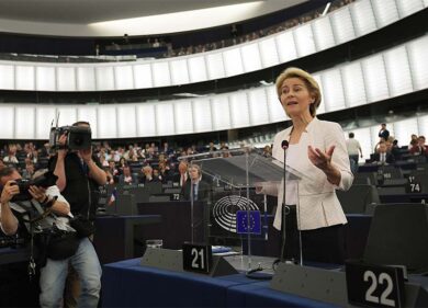 Coronavirus, Consiglio Ue: Von Der Leyen prepara piano da 2mila miliardi