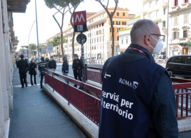 Coronavirus e Fase 2, a Roma prove tecniche di trasporti: massimo 150 in metro