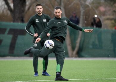 Ibrahimovic star, allenamenti con l’Hammarby (e gol in diretta). Video