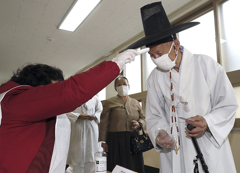Coronavirus, dalla Sud Corea spunti per la ‘normalità’: app e distanza sociale Coronavirus, dalla Sud Corea spunti per la ‘normalità’: app e distanza sociale