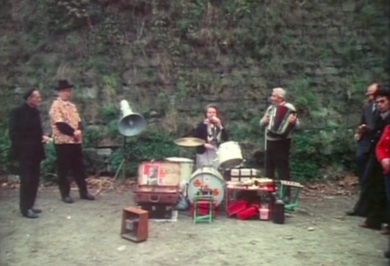 La canzone che rilancia il 25 aprile: compriamo bot italiani. VIDEO