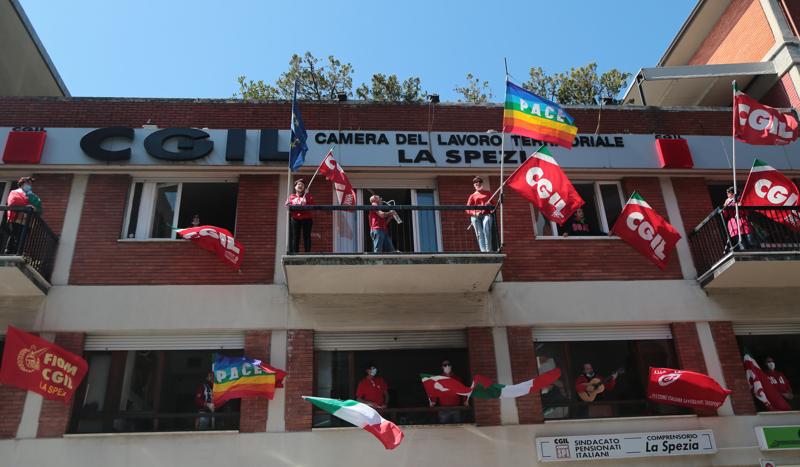 25 Aprile, partigiani in piazza ma i droni dove sono? 25 Aprile, partigiani in piazza ma i droni dove sono?