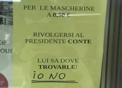 Mascherine a 0,50 euro, i farmacisti: “Chiedetele a Conte, non a noi”