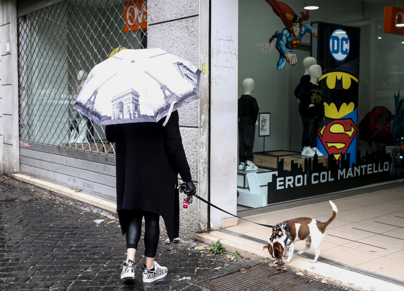 Coronavirus Roma, grandi catene in ginocchio: 1000 negozi non riapriranno