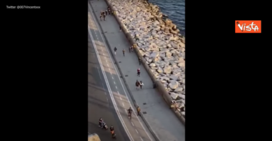 Coronavirus, Napoli: troppa gente sul lungomare, le immagini
