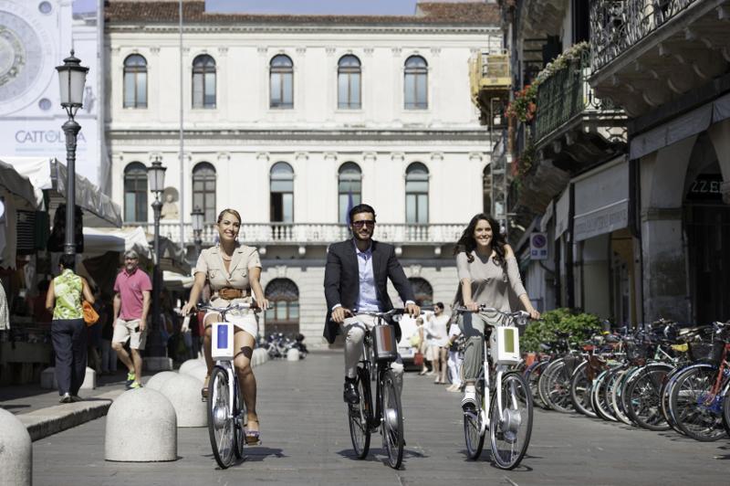 Galleria foto 'Fase 2, “tutti in bici o in monopattino. Allo studio bonus fiscali e voucher”' - foto 1