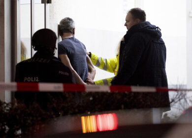 Germania: Hanau, aggrediti e accoltellati 4 passanti, 2 gli arresti