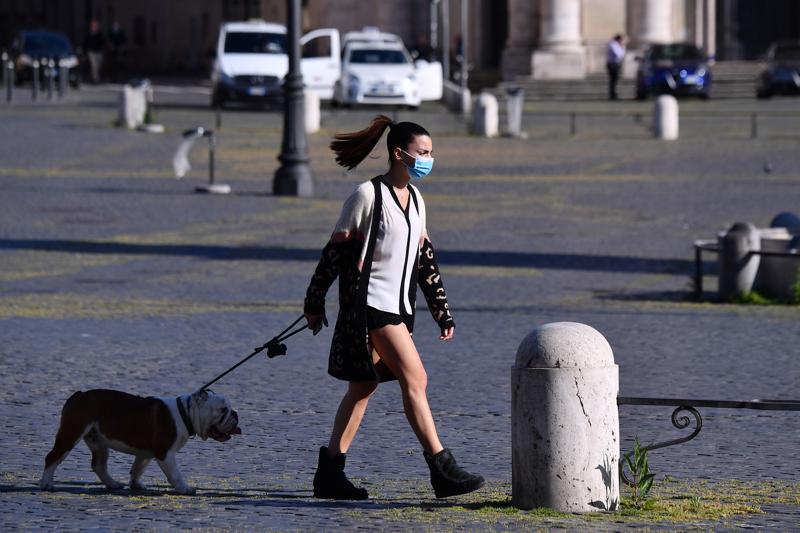 CRAI ritira le mascherine chirurgiche: “Le paghiamo noi più di 0.50 euro” CRAI ritira le mascherine chirurgiche: “Le paghiamo noi più di 0.50 euro”
